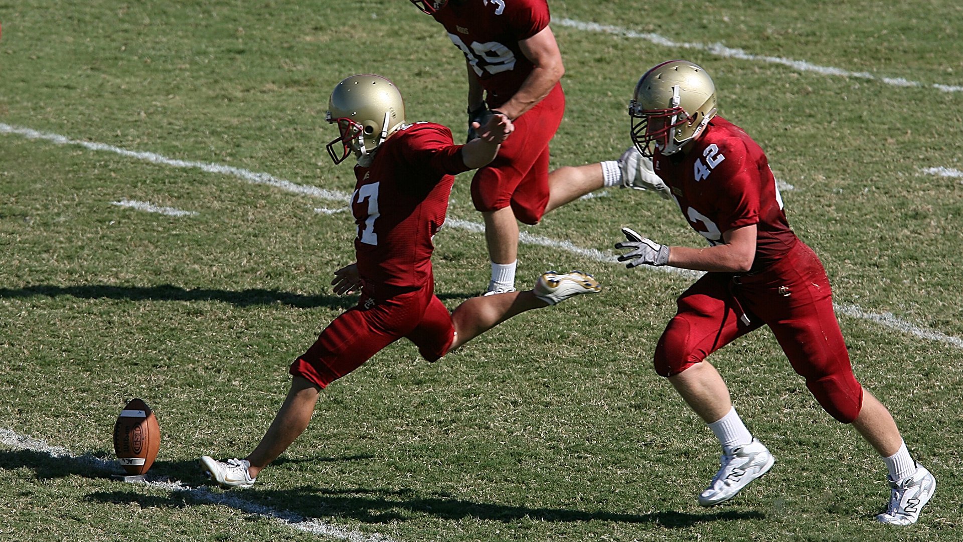 仰泳稳定推进突尼斯晋级顺利，下个月属于什么时态
