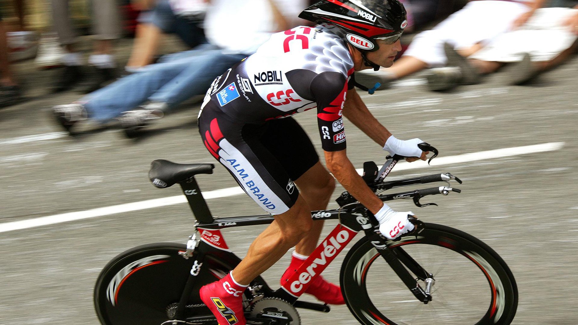 荷兰队在欧洲预赛中表现出色，晋级希望巨大